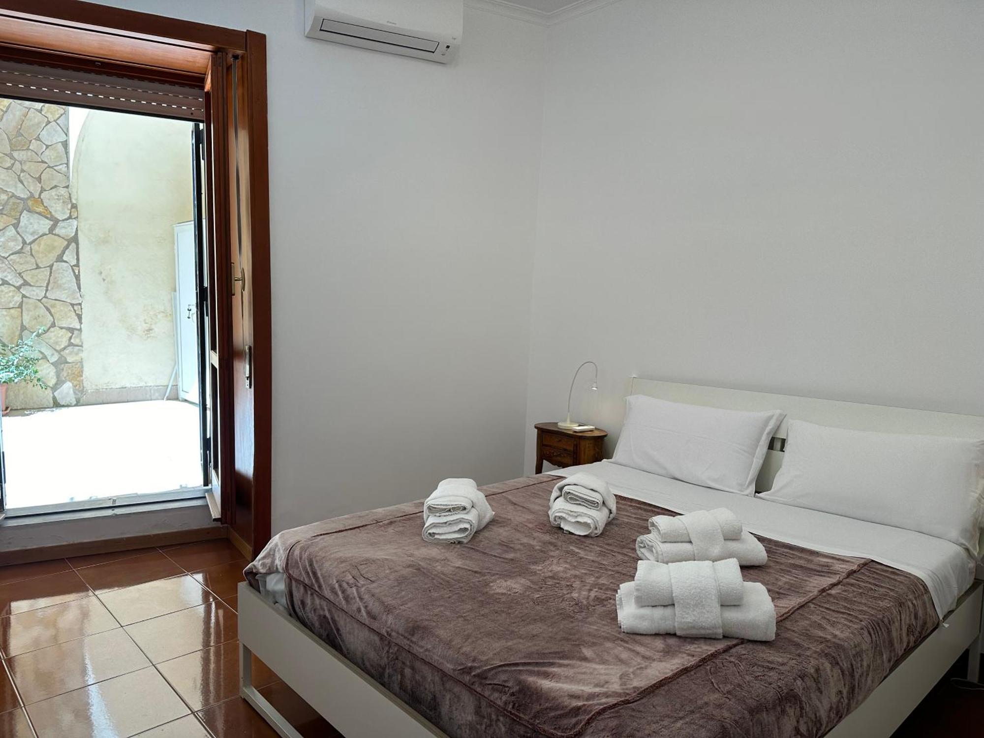 Appartement Pedamentina 9 - Vesuvio View - My Place Napels